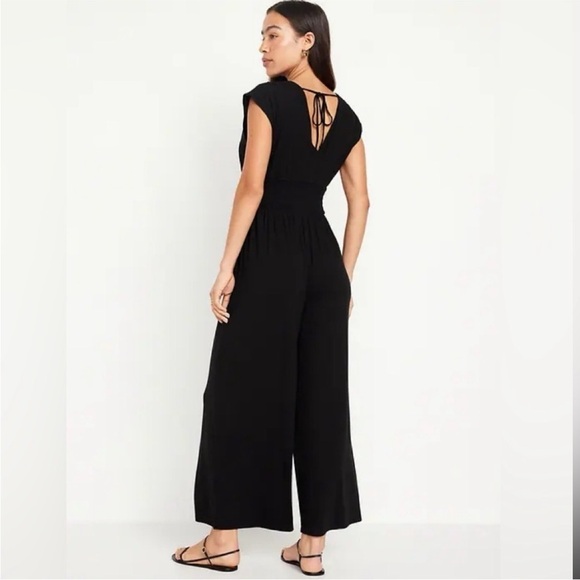 NWT! Old Navy Black Waist-Defined Shirred Jumpsuit - Multiple 🤎 - Picture 2 of 13